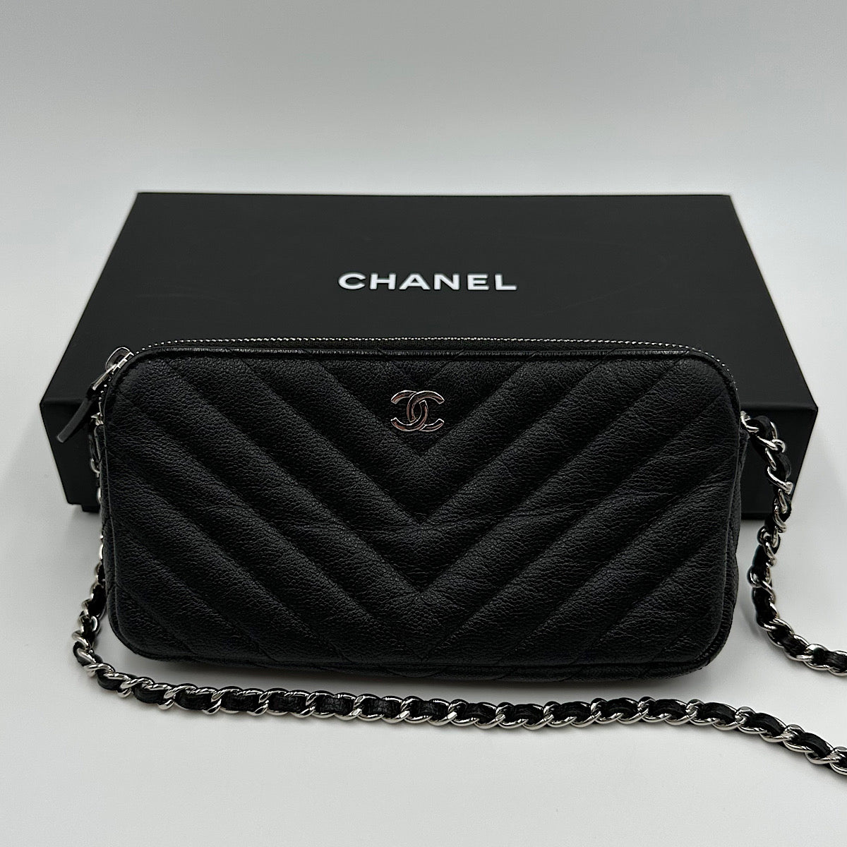 Mini Wallet on chain Chanel classique caviar Dressing des Alpilles