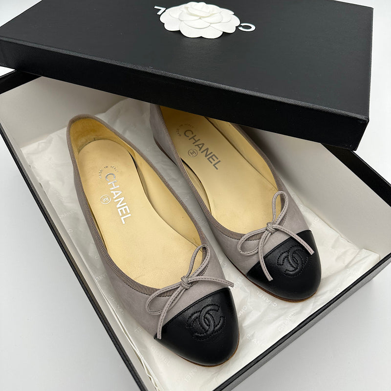 Ballerines classiques Chanel T36 1 2 gris Le Dressing des Alpilles