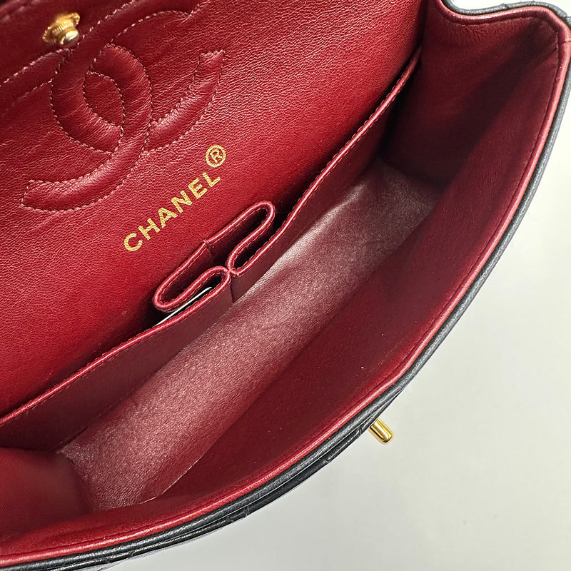 Timeless small agneau noir