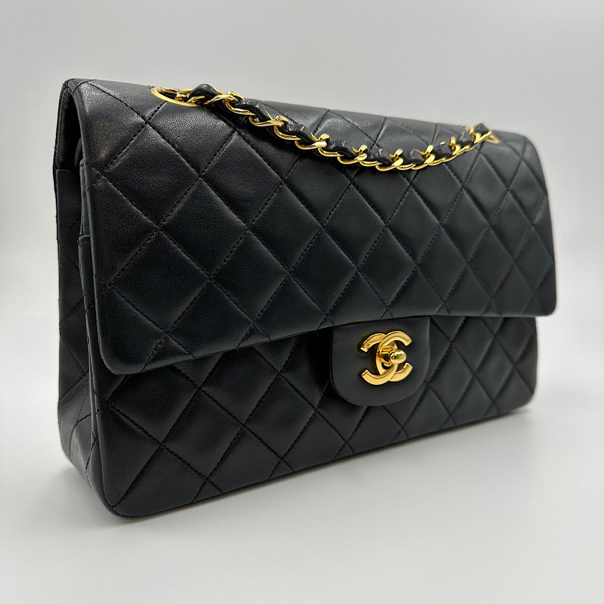 Sac Chanel vintage Timeless medium noir Le Dressing des Alpilles