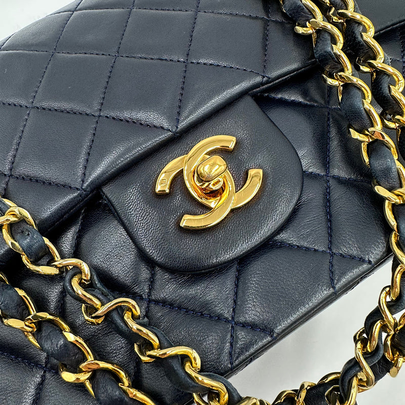 Timeless medium agneau navy et or