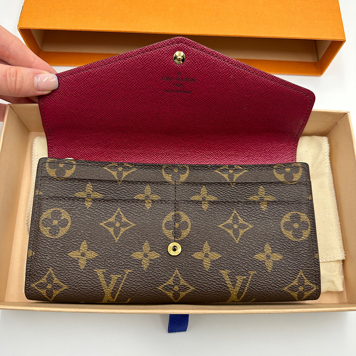 Pochette Hina PM veau tan Louis Vuitton Le Dressing des Alpilles