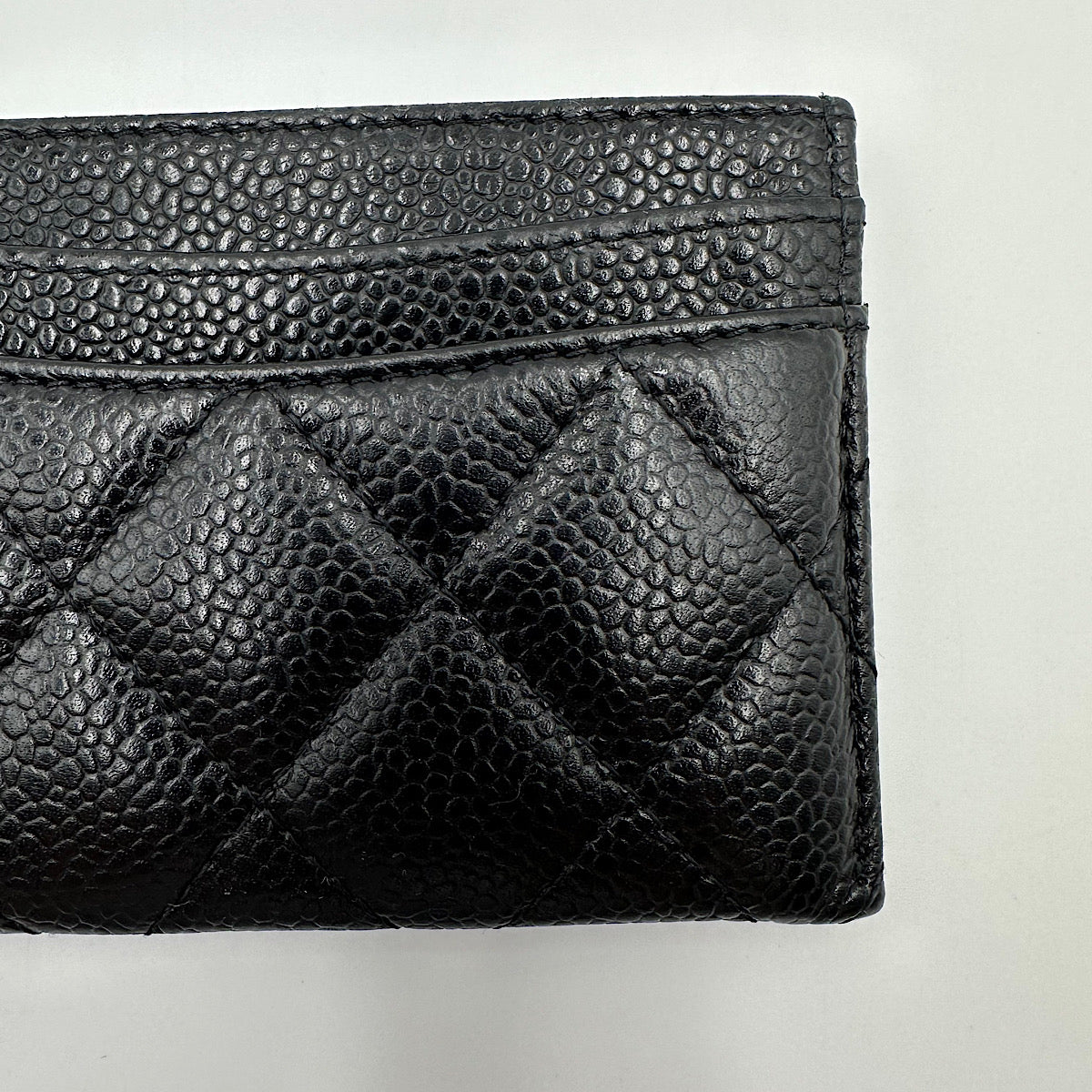 Porte-cartes classique cuir caviar Chanel Le Dressing des Alpilles