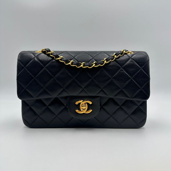 Timeless small agneau noir