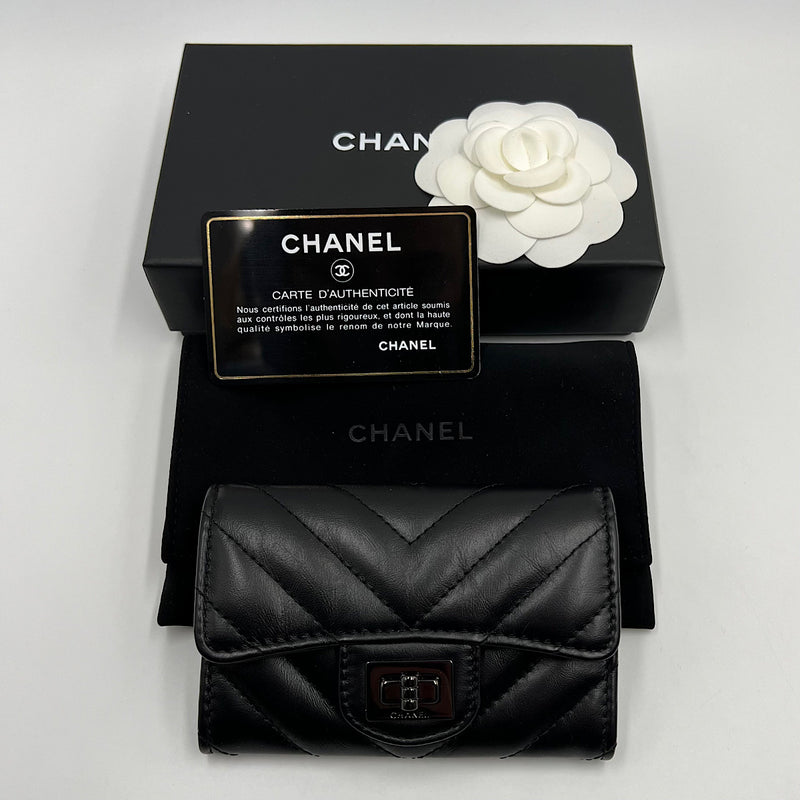 Porte-cartes à rabat 2.55 So black Chanel