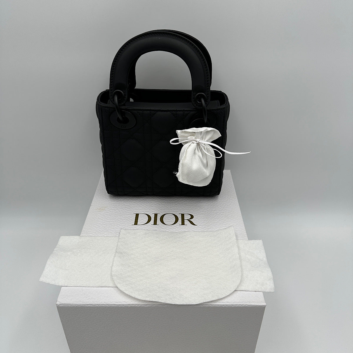 Sac Lady Dior mini Cannage ultramatte noir Le Dressing des Alpilles