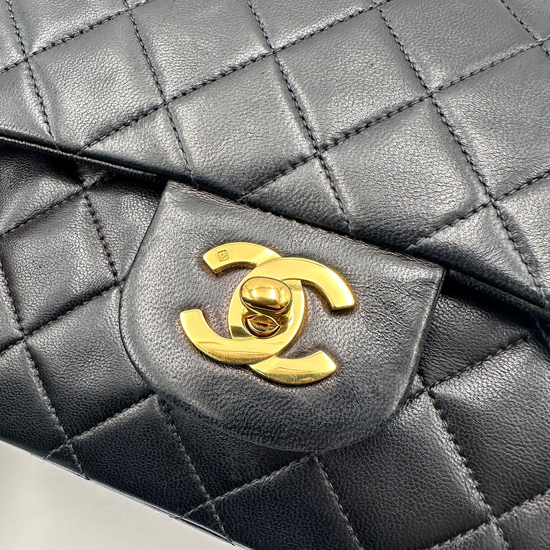 Timeless small agneau noir