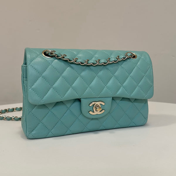 Timeless small caviar turquoise