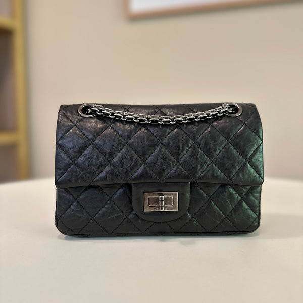 Mini 2.55 veau vieilli noir