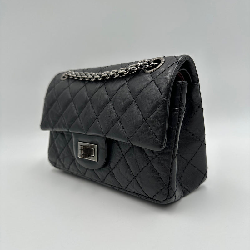 Mini 2.55 veau vieilli noir