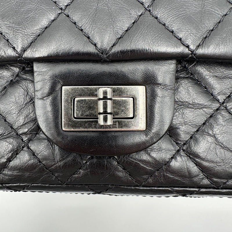 Mini 2.55 veau vieilli noir