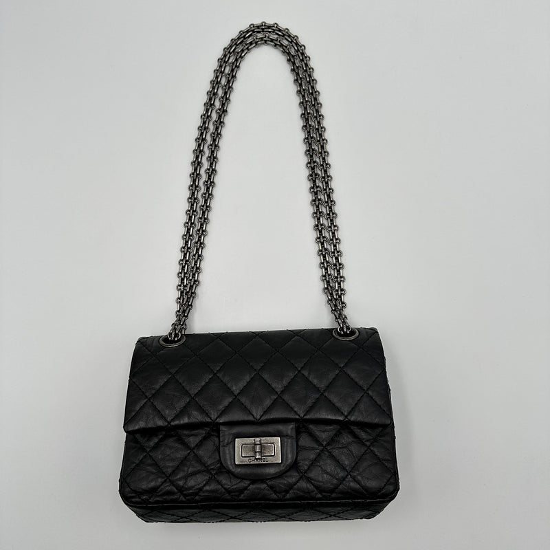 Mini 2.55 veau vieilli noir