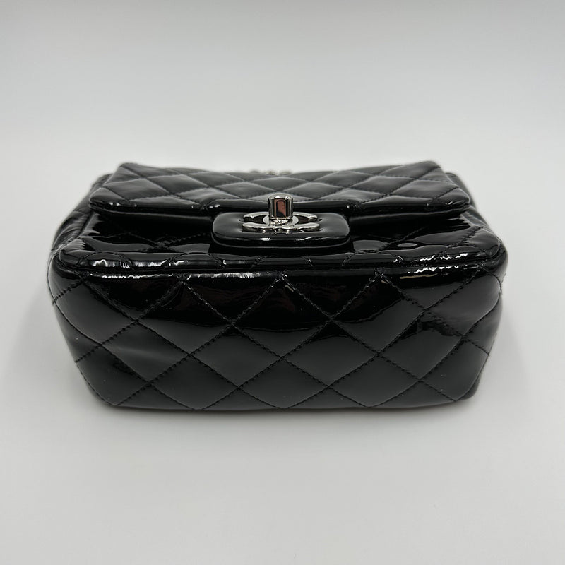 Mini square veau verni noir